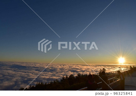 富士山5合目雲海 96325841