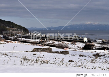 琵琶湖西岸 湖西線 近江高島 - 北小松駅を行く 特急電車 琵琶湖西岸 湖西線 近江高島 - 北小松駅を行く 特急電車 96325843