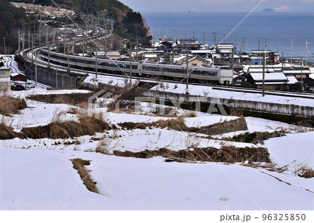 琵琶湖西岸 湖西線 近江高島 - 北小松駅を行く 特急電車 琵琶湖西岸 湖西線 近江高島 - 北小松駅を行く 特急電車 96325850