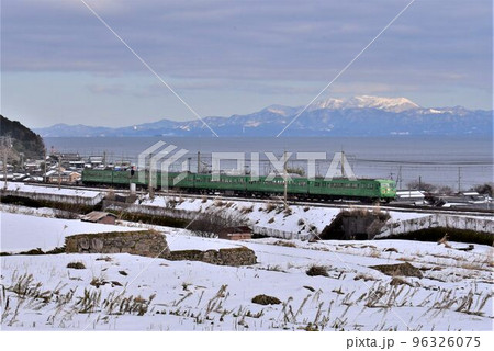 琵琶湖西岸 湖西線 近江高島 - 北小松駅を行く 普通電車 琵琶湖西岸 湖西線 近江高島 - 北小松駅を行く 普通電車 96326075