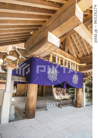 神紋幕が張られた熱田神宮神楽殿 神紋幕が張られた熱田神宮神楽殿 96326274