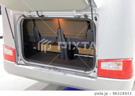 マイクロバスのリアトランク イメージ マイクロバスのリアトランク イメージ 96328933