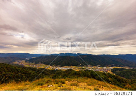 雲海の無い荒谷山(広島県広島市安佐北区白木町) 96329271