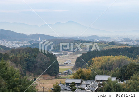 奈良県 明日香村から望む風景 冬 奈良県 明日香村から望む風景 冬 96331711