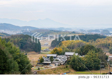 奈良県　明日香村から望む風景　冬 96331713