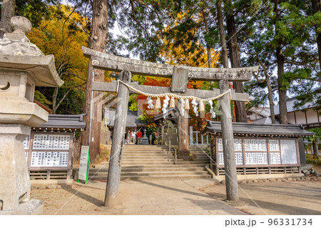 陸奥総社宮 鳥居 しめ縄 石灯籠 陸奥総社宮 鳥居 しめ縄 石灯籠 96331734