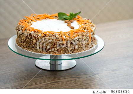 carrot cake with nuts and cream 96333356