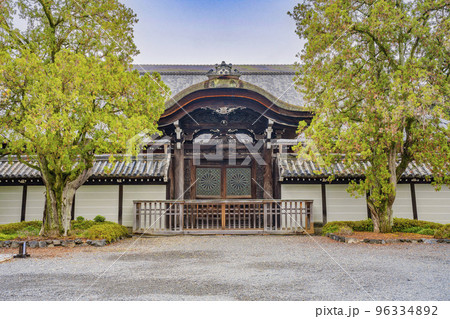 秋の東福寺 方丈表門(恩賜門) 京都府京都市 秋の東福寺 方丈表門(恩賜門) 京都府京都市 96334892