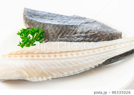 解凍した冷凍銀ダラ　 96335026