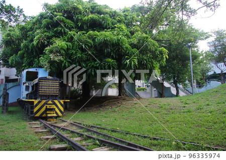 那覇市 軽便鉄道 線路跡 機関車 96335974