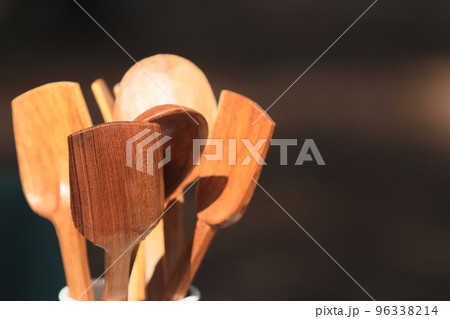 木製のスパチュラ　木べら　調理器具　道具 96338214