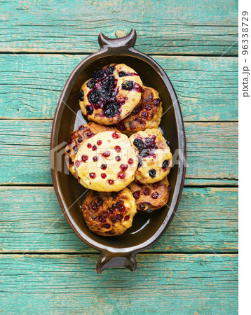 Homemade cookies biscuit with currants. Homemade cookies biscuit with currants. 96338729