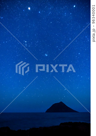 八丈小島と輝く星空　八丈島 96340001