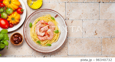Pasta with shrimps 96340732