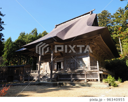 秋の新潟・国上寺　本堂（阿弥陀堂） 96340955