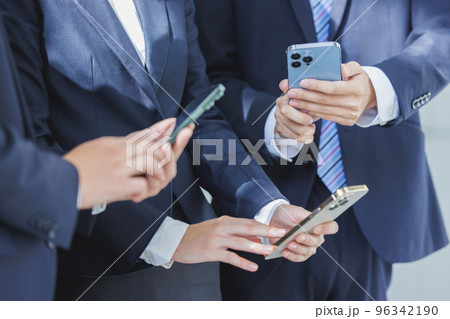 スーツ　スマホ　LINE交換 96342190