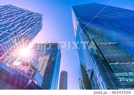 日本の東京都市景観 6棟ズラリ。渋谷駅前のスクランブルスクエアに映る渋谷ヒカリエ…桜丘口再開発 96343509