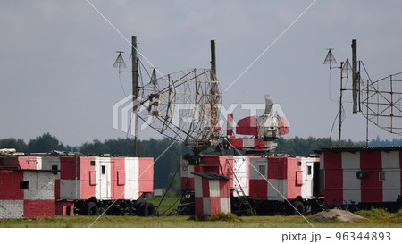 Aerodrome locators rotate to control the movement of aircraft in the sky 96344893