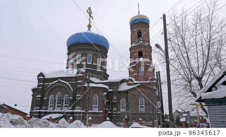 Barnaul, Russia, JANUARY, 20, 2020. Pokrovsky cathedral on Nikitin street in Barnaul in the winter, Russia 96345617