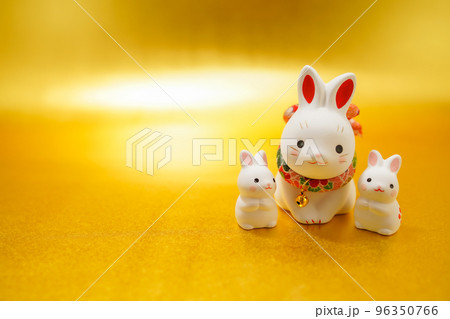 うさぎ年のお正月素材(卯年年賀状) うさぎ年のお正月素材(卯年年賀状) 96350766