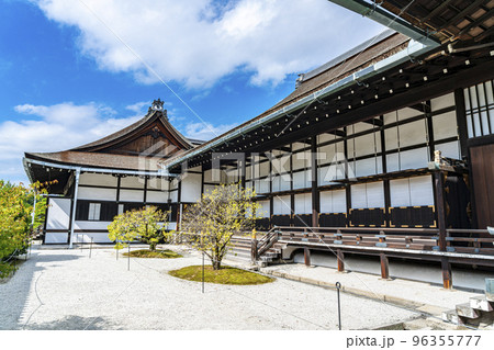 【京都府】格式の高い建物が並ぶ京都御所 【京都府】格式の高い建物が並ぶ京都御所 96355777