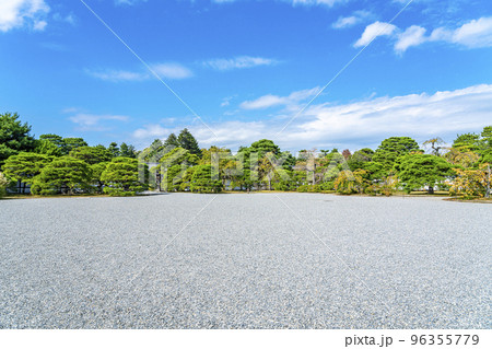 【京都府】美しい自然に囲まれた京都御所 96355779