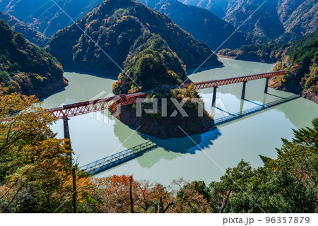 大井川鐡道　奥大井湖上駅 96357879