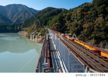 大井川鐡道　奥大井湖上駅 96357894