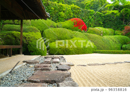 【瀬戸内三十三観音霊場】第十三番 頼久寺 晩春の青海波2 岡山県 【瀬戸内三十三観音霊場】第十三番 頼久寺 晩春の青海波2 岡山県 96358816