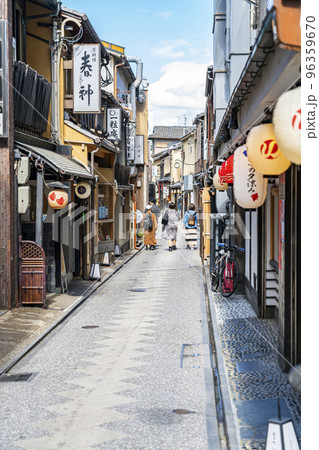 【京都府】風情を感じる京都の先斗町 【京都府】風情を感じる京都の先斗町 96359670
