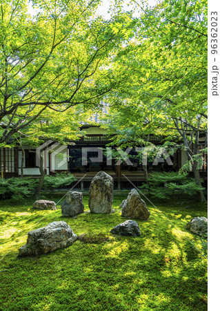 【京都府】建仁寺にある方丈庭園の潮音庭 【京都府】建仁寺にある方丈庭園の潮音庭 96362023