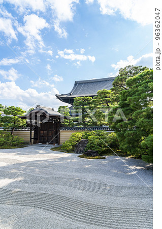 【京都府】自然に囲まれた建仁寺の大雄苑 96362047