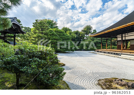 【京都府】自然に囲まれた建仁寺の大雄苑 96362053