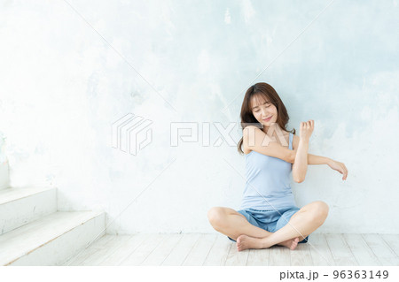 エクササイズ　ボディケア 96363149