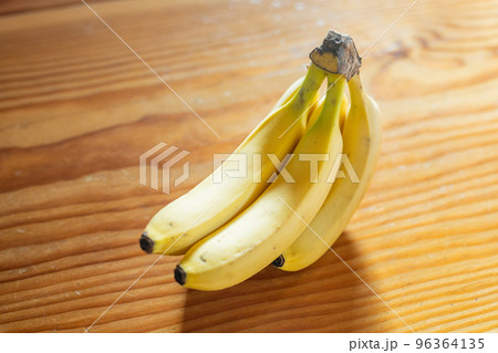 バナナ 96364135