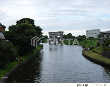 木下の風景 96365940