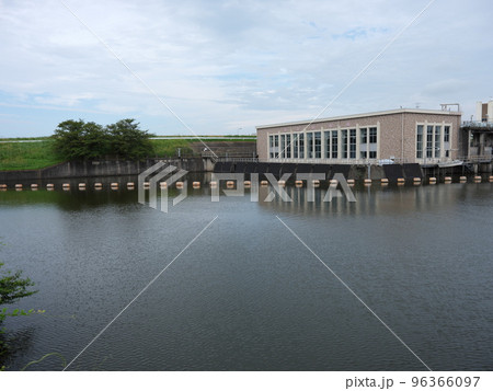 木下の風景 96366097