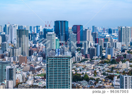 日本の東京都市景観 三田方面の超高層ビル群を望む(右奥に豊洲市場) 日本の東京都市景観 三田方面の超高層ビル群を望む(右奥に豊洲市場) 96367003