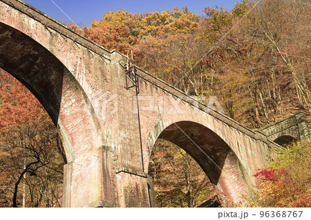 秋のめがね橋 秋のめがね橋 96368767
