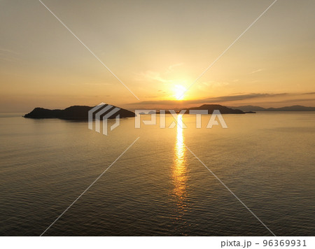 愛媛県八幡浜市 夕暮れの大島 愛媛県八幡浜市 夕暮れの大島 96369931