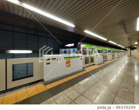 地下鉄とホームドア2 地下鉄とホームドア2 96370209