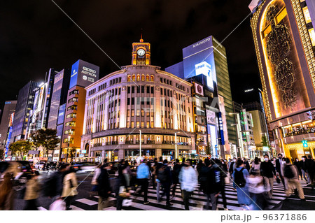 日本の東京都市景観 BQ.1.1…マスク盲信…換気欠如、再び繰り返す感染爆発…＝11月16日、銀座 96371886