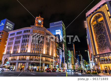 日本の東京都市景観 BQ.1.1…マスク盲信…換気欠如、再び繰り返す感染爆発…＝11月16日、銀座 96371889
