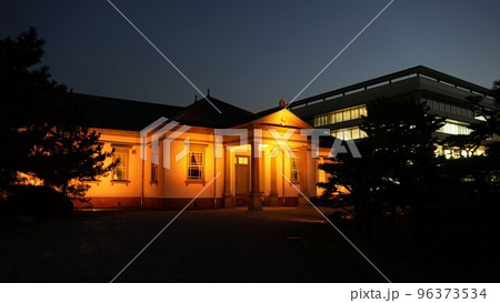 ライトアップされた偕行社と善通寺市役所【香川県善通寺市】 ライトアップされた偕行社と善通寺市役所【香川県善通寺市】 96373534