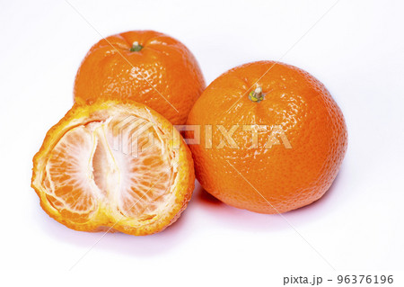 ripe orange tangerines closeup isolate ripe orange tangerines closeup isolate 96376196