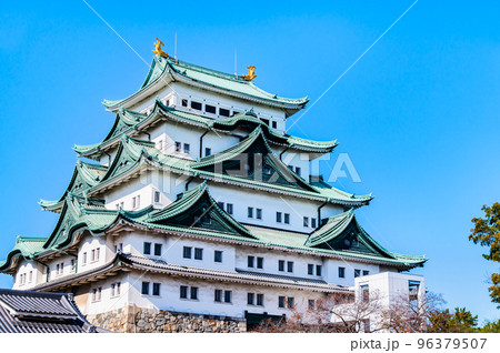 名古屋城　～青空に映える天守閣～ 96379507