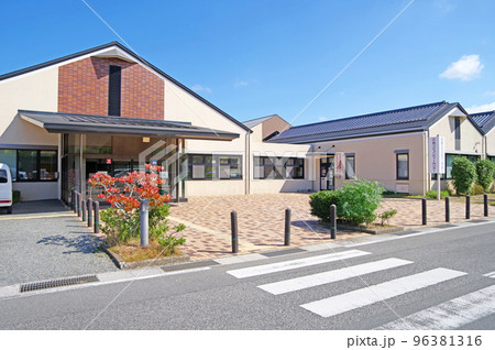 大分県中津市の複合施設三光コミュニティセンター 96381316