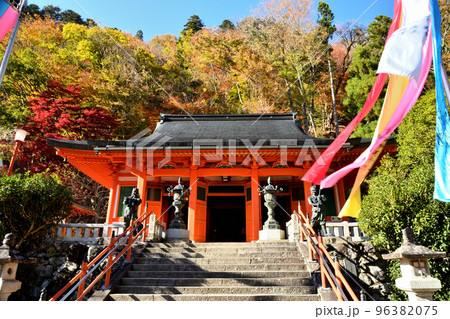 大峰山龍泉寺(神聖殿)　【奈良県吉野郡天川村洞川】 96382075