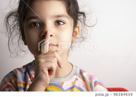 little girl showing Depositphotos