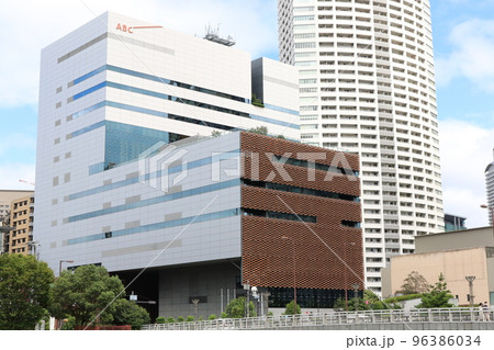 大阪府大阪市福島区福島にある「朝日放送テレビ本社社屋」 大阪府大阪市福島区福島にある「朝日放送テレビ本社社屋」 96386034